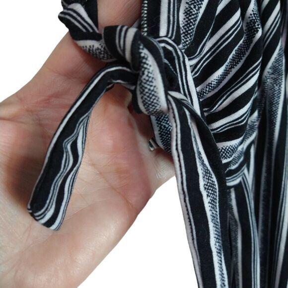 Derek Heart Off Shoulder Romper Black Striped, Slit Sleeves, Pockets Women’s XL - Picture 7 of 8